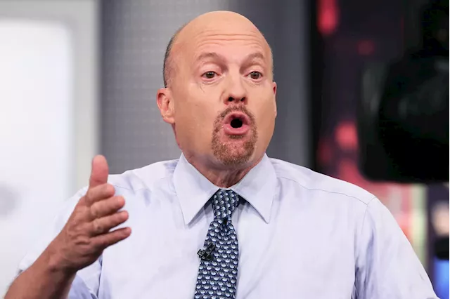 Jim Cramer urges patience before buying stocks this week. Here's why.