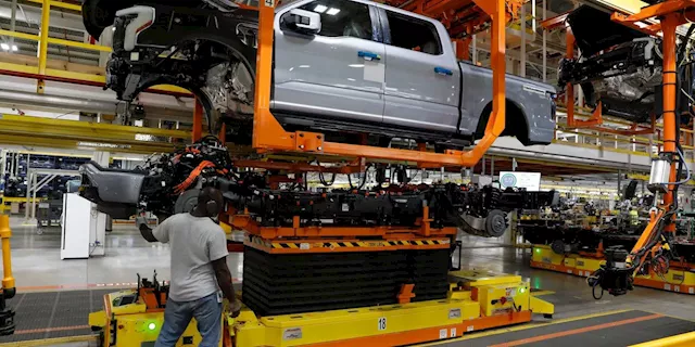 Ford earnings: What to expect from the carmaker as UAW strike continues