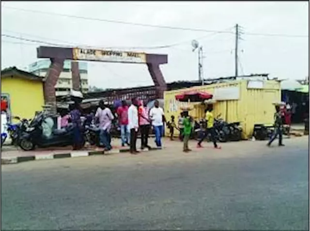 Sanitation: Lagos govt shuts popular Alade market for flouting environmental laws