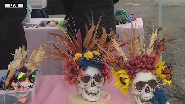 Día de los Muertos celebrations kick off early at Maxwell Street Market