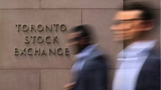 TSX slumps to lowest level in more than a year as bond market flashes warning sign of recession