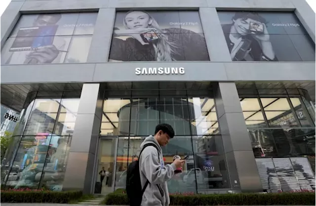 Samsung reports improved profit as losses from chip business narrow