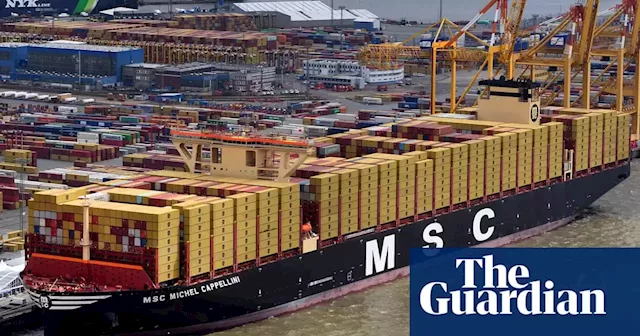 Australians ripped off by shipping companies teaming up to keep freight costs high, Rod Sims says