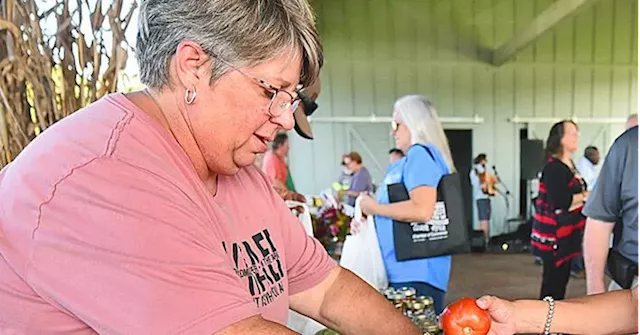 New Dale County Farmers Market opens for business