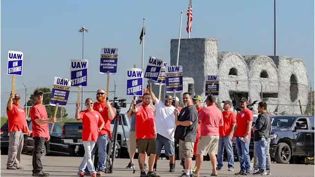 Striking auto workers and Detroit companies appear to make progress in contract talks