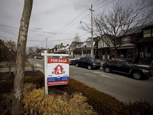 Only lower interest rates can revive Canada\u0027s housing market, experts say