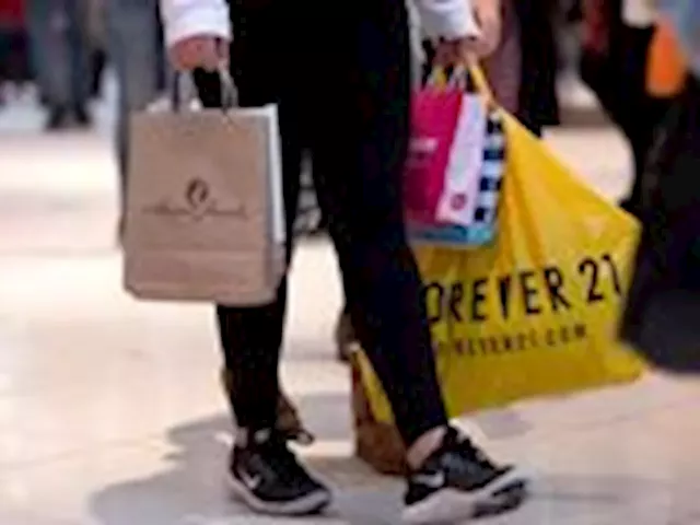 Canadian Consumers Splurge, Market Close: TSX Ends Slightly Down