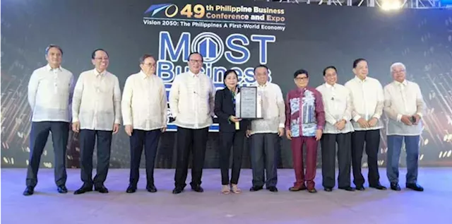 Rizal cities bag awards at business expo