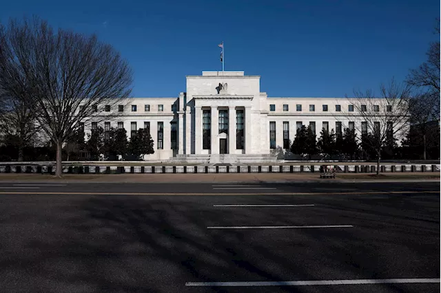 Fed Approves Rules Banning Its Officials From Trading Stocks, Bonds and Also Cryptocurrencies