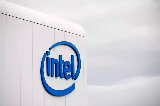 Intel slashes employee and executive pay amid PC market downturn