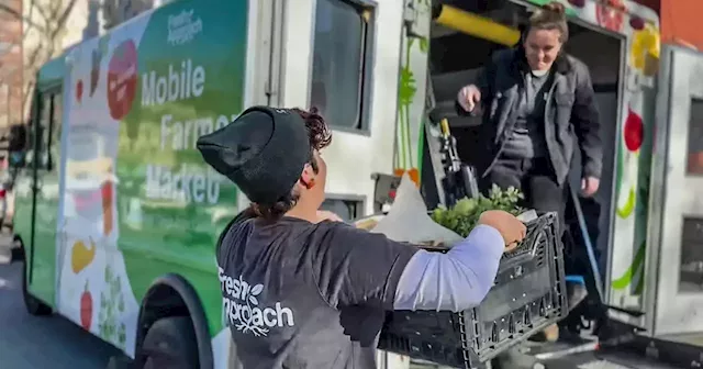 Mobile farmers market brings fresh produce to Bay Area communities