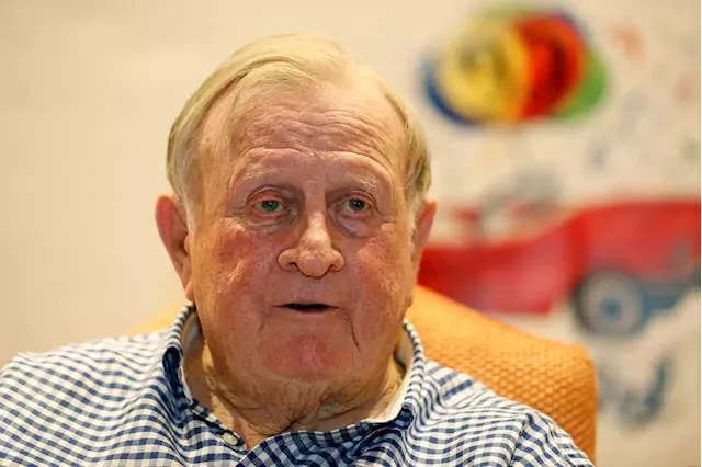 ‘Red’ McCombs, San Antonio business and Spurs icon, dies at 95