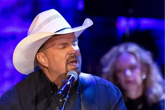 Garth Brooks, industry pros blame resellers, not Ticketmaster, for problems