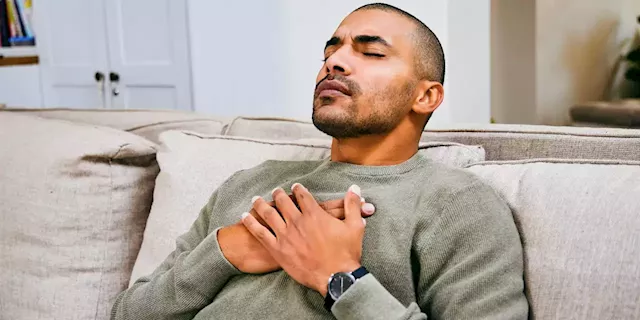 How to tell if you’re experiencing anxiety or a heart attack and what to do next | Business Insider