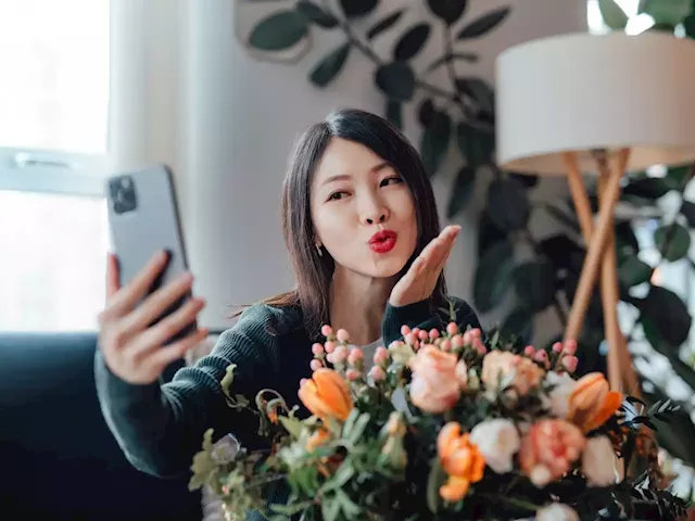 Chinese students have developed a set of lips that couples can use for 'long-distance kissing' | Business Insider