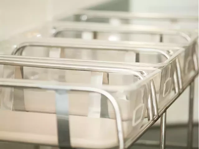 New York nurse fired after parents captured video of her slamming 2-day-old baby in a hospital bassinet | Business Insider