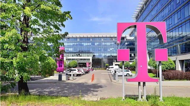 T-Mobile Sets Industry-Leading 2040 Net-Zero Commitment