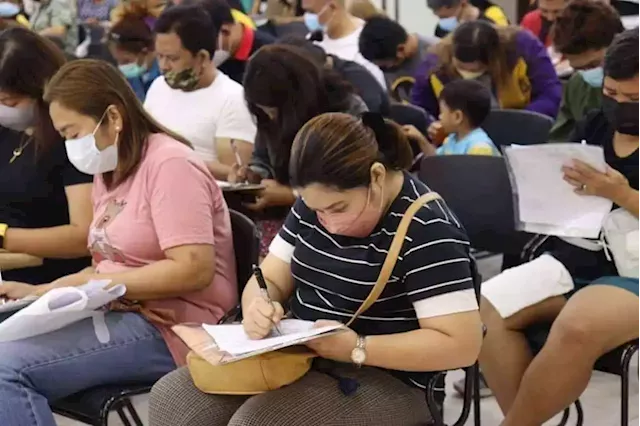 184 micro-business owners get cash cards in Caloocan City