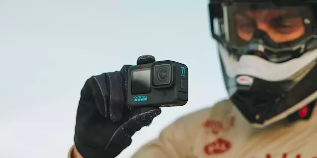 GoPro stock sinks back below $1 billion market cap after poor outlook