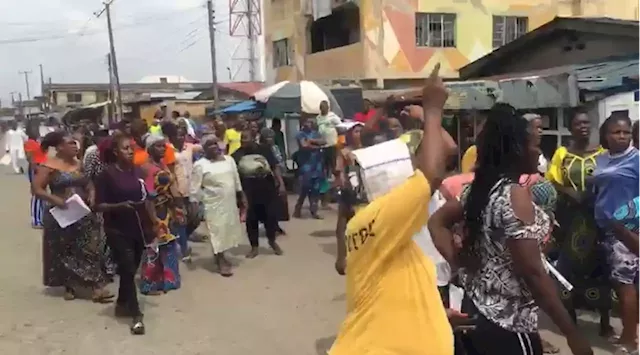 Lagos State Residents Protest Against Outrageous Bills From EKO Electricity Company Amid Blackout | Sahara Reporters