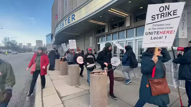 United Center Food Workers Reach Agreement With Levy to Avoid Strike, Company Says