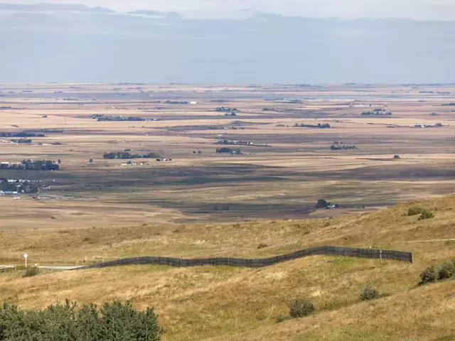 Canadian farmland avoids housing market downturn as prices rise 13%