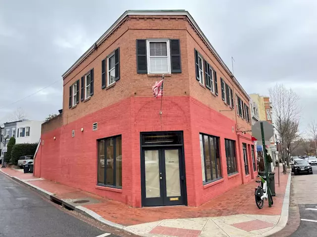 Streets Market posts liquor license placard at the old Seven Eleven space on P Street - PoPville