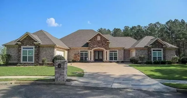 Expensive homes on the market in Dothan