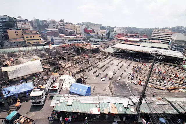 Vendors displaced by Baguio public market fire receive P10,000 aid