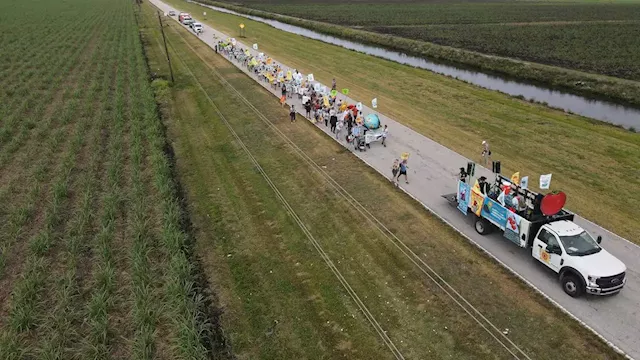 Farmworkers use Florida march to pressure other companies