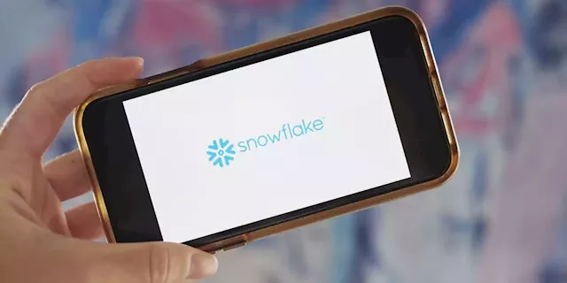 Snowflake plans to hire 1,000-plus workers this year as other tech companies cut