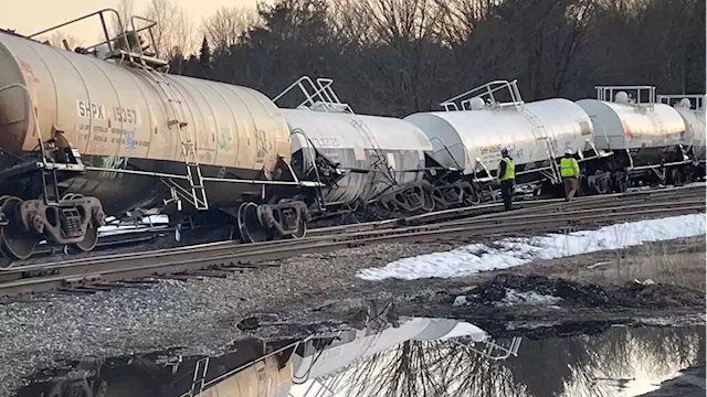 Train carrying limestone slurry derails in Maine, company insists no risk to public