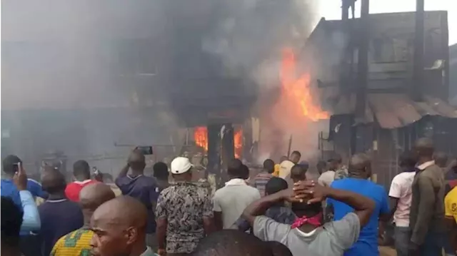 Fire Destroys Onitsha Main Market In Anambra State | Sahara Reporters