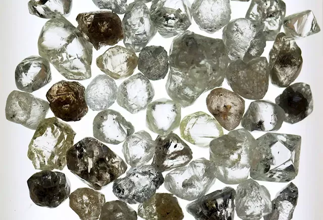 Business Maverick: Botswana Tests De Beers Pact by Buying Stake in Gem Trader