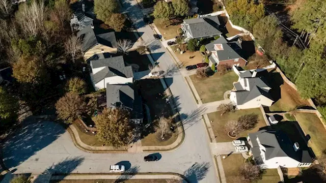 US home prices fell in January for the seventh-straight month | CNN Business