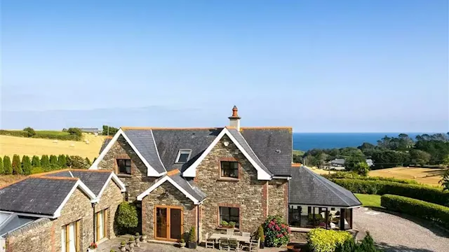 This sprawling West Cork home with stunning sea views is on the market for €1.475 million | IMAGE.ie