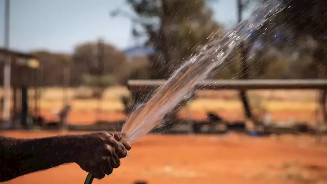 New groundwater fee for fracking companies in NT 'not anywhere near' enough, economists say