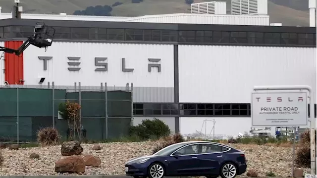 Tesla's California market share tumbles despite aggressive price cuts