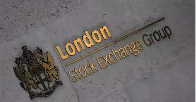 Commodity stocks drag FTSE 100 ahead of busy earnings week