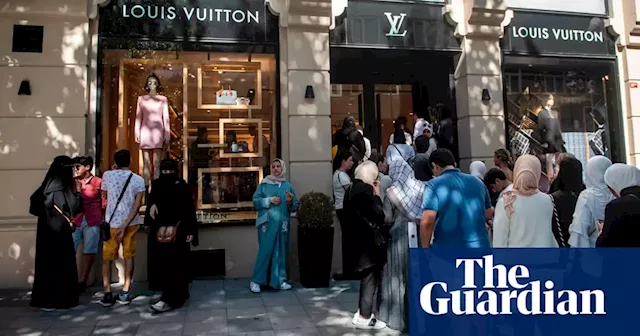 LVMH becomes first European company to reach $500bn valuation