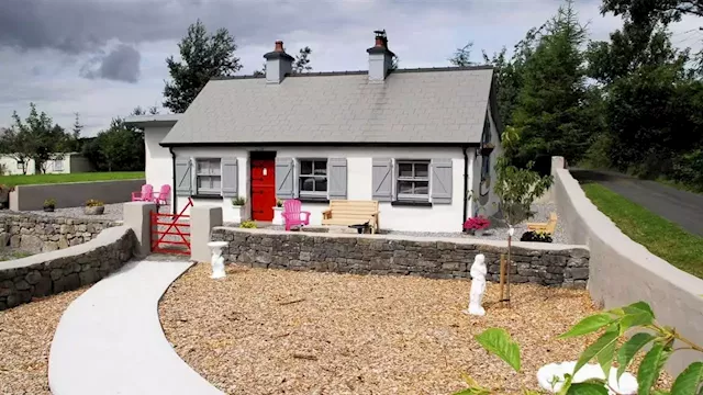 This quaint and cosy Leitrim cottage is on the market for €190,000 | IMAGE.ie