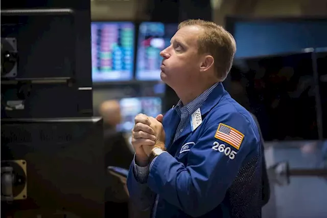 Stock market today: Dow in second weekly loss as consumer sentiment nosedives By Investing.com