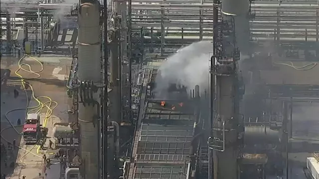 At least 1 Marathon Petroleum employee dies in Texas City refinery fire, company says