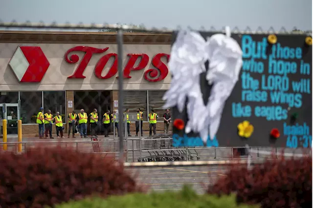 Memorial ceremony held at Buffalo market 1 year after massacre