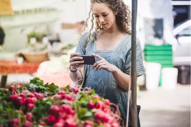 The 5 Rudest Things People Do At The Farmers Market That Vendors Hate