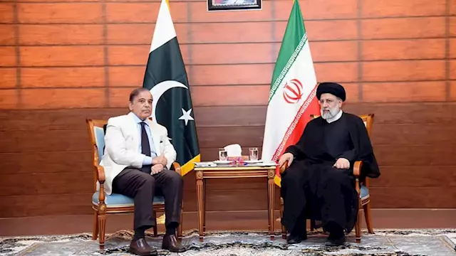 Pakistan, Iran top leaders meet after 10 years, inaugurate border market