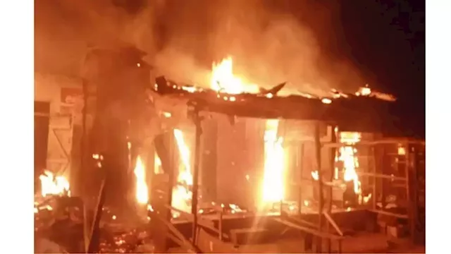 One Dead, 20 Shops Burnt As Hoodlums Set Market Ablaze In Anambra