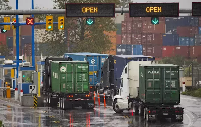 Trucking industry says technology doesn’t exist for it to meet B.C.’s zero-emissions goal