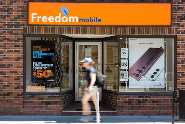 Freedom Mobile workers seeking union after acquisition, Teamsters Canada says