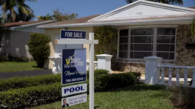 Mortgage rates remain volatile, tick down after climbing for two weeks | CNN Business